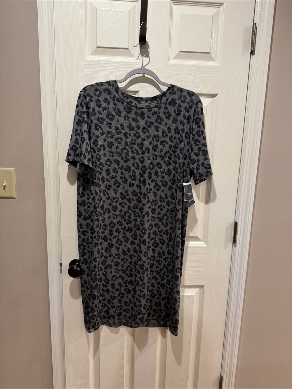 Women’s lucky brand large Gray Leopard Print T-Shirt Dress NWT